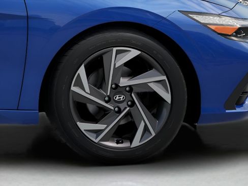New 2026 Hyundai Elantra Limited FWD image 16