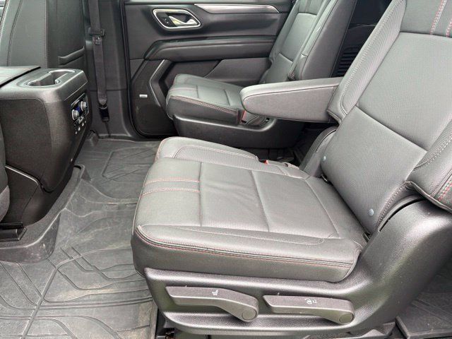 Used 2024 Chevrolet Suburban RST w/ Luxury Package AWD/4WD image 14