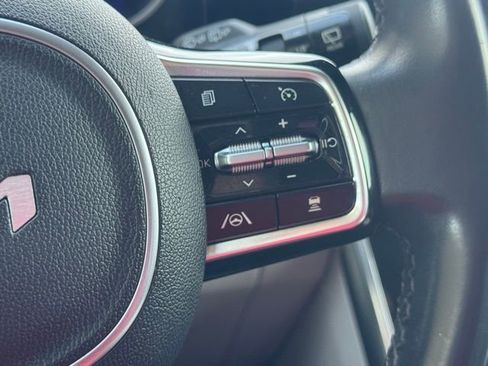 Used 2022 Kia Carnival SX image 11