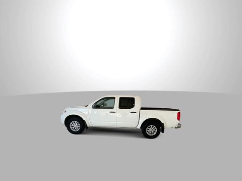 Used 2017 Nissan Frontier SV image 5