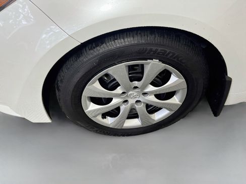 Used 2026 Toyota Corolla LE FWD image 14