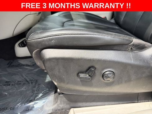 Used 2021 Chrysler Pacifica Touring-L FWD image 13