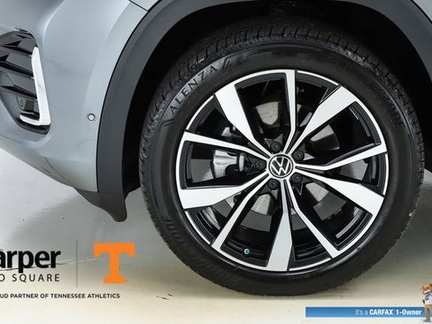 Used 2025 Volkswagen Atlas Cross Sport SEL Premium R-Line image 44