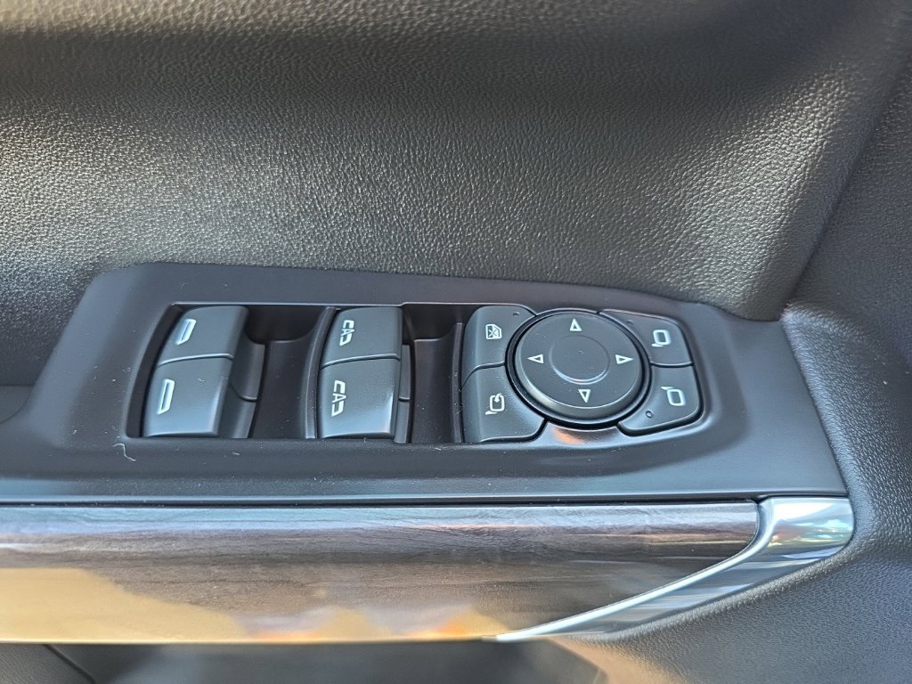 Used 2019 Chevrolet Silverado 1500 LTZ AWD/4WD image 38