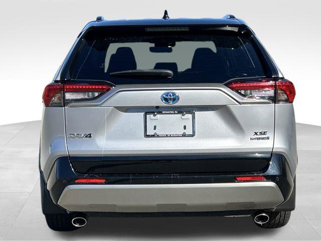 Used 2023 Toyota RAV4 XSE AWD/4WD image 4