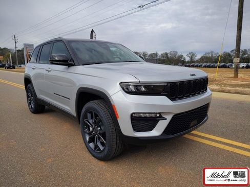 New 2025 Jeep Grand Cherokee Limited AWD/4WD image 1