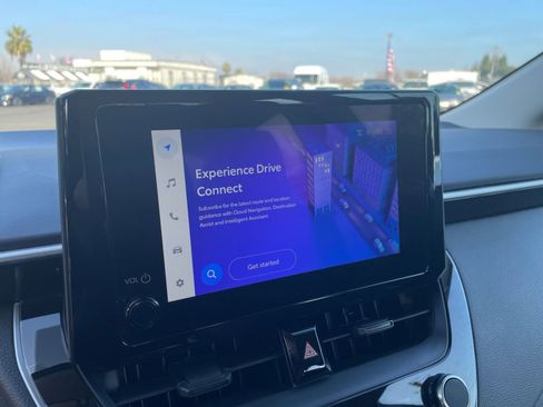 Used 2025 Toyota Corolla LE image 21