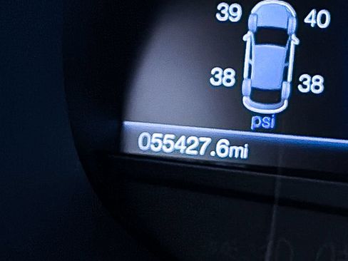 Used 2019 Ford Edge Titanium FWD image 33