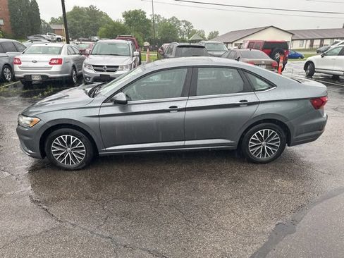 Used 2019 Volkswagen Jetta SE FWD image 32