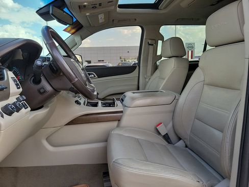 Used 2019 GMC Yukon Denali w/ Denali Ultimate Package AWD/4WD image 23