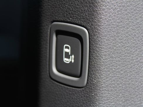 New 2026 Kia Carnival FWD image 8