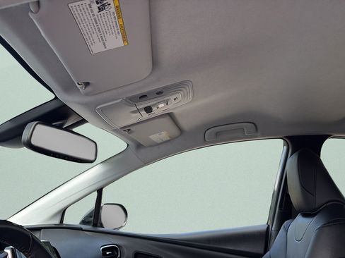 Used 2017 Toyota Prius Prime Advanced FWD image 18