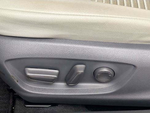 Used 2018 Toyota Camry SE image 15