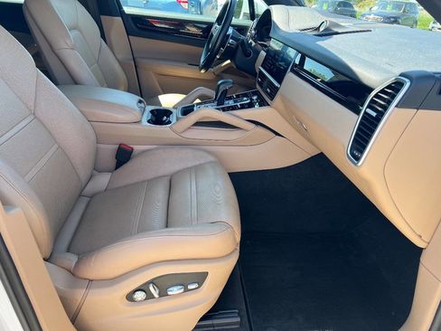 Used 2019 Porsche Cayenne AWD/4WD image 22