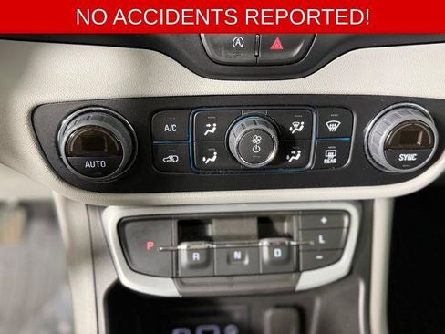Used 2023 GMC Terrain SLT AWD/4WD image 10