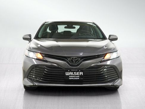 Used 2019 Toyota Camry LE FWD image 8