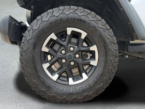 Used 2024 Jeep Wrangler Unlimited Rubicon 4xe AWD/4WD image 14