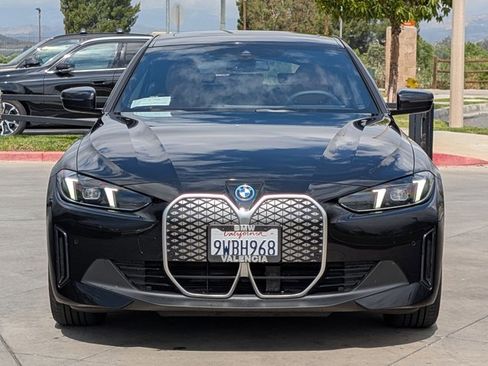 Used 2025 BMW i4 eDrive40 image 2