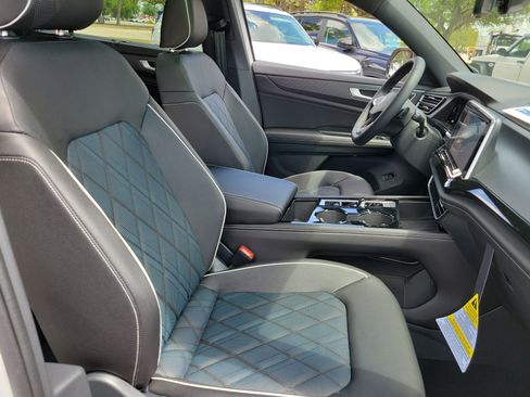 New 2026 Volkswagen Atlas Cross Sport SEL Premium R-Line AWD/4WD image 6