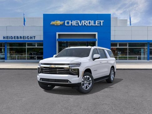 New 2026 Chevrolet Suburban LT w/ Comfort Package AWD/4WD image 8