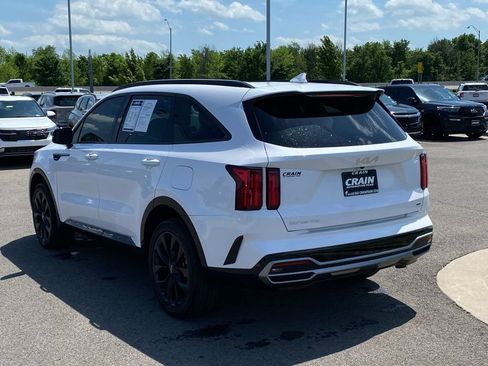 Certified 2023 Kia Sorento SX image 5