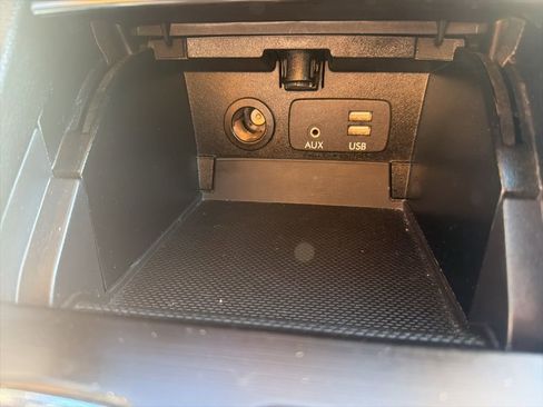 Used 2017 Subaru Outback 2.5i Limited image 38