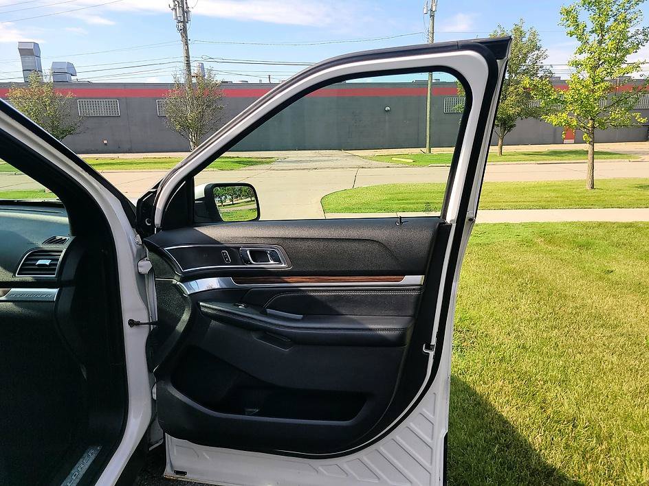 Used 2019 Ford Explorer Limited w/ Equipment Group 301A AWD/4WD image 45