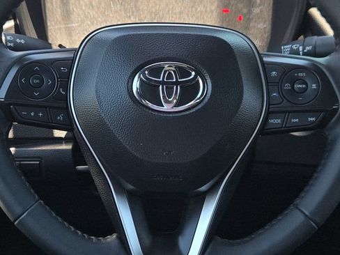 Certified 2025 Toyota Corolla SE FWD image 18