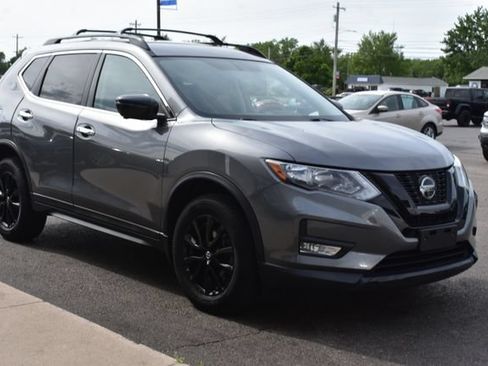 Used 2018 Nissan Rogue SV w/ Premium Package AWD/4WD image 12
