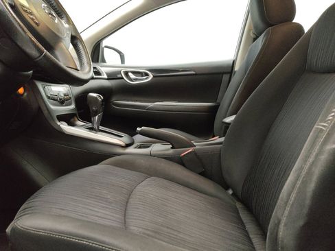 Used 2019 Nissan Sentra SV FWD image 17