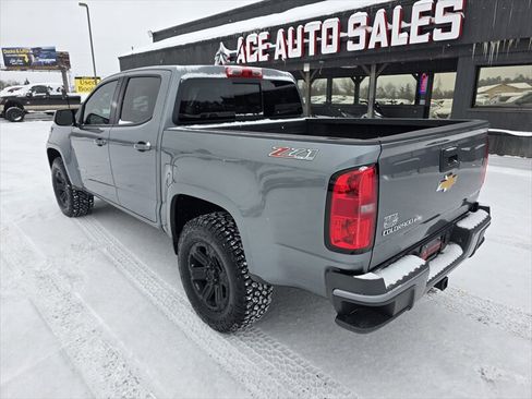 Used 2018 Chevrolet Colorado Z71 AWD/4WD image 3
