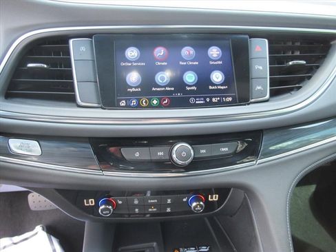 Certified 2023 Buick Enclave Essence image 23