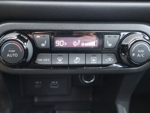 Used 2023 Nissan Kicks SR w/ SR Premium Package image 20