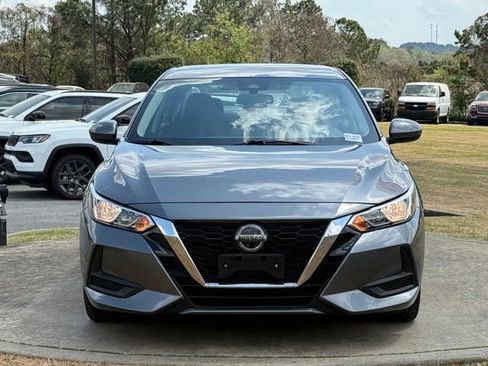 Used 2021 Nissan Sentra SV image 2