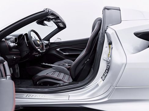 Used 2022 Ferrari F8 Tributo RWD image 58