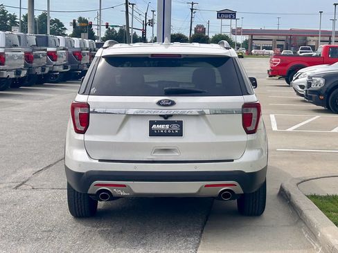 Used 2016 Ford Explorer XLT w/ Equipment Group 202A AWD/4WD image 5