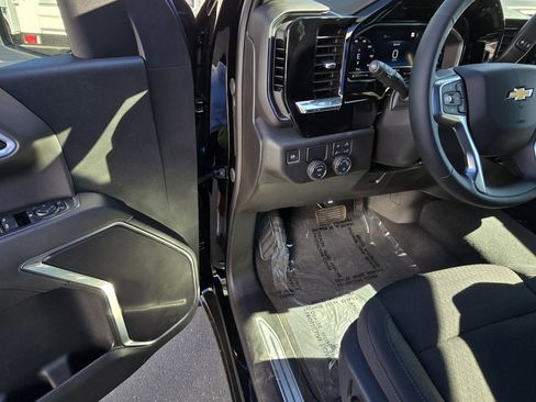 Used 2025 Chevrolet Silverado 1500 LT w/ Safety Package RWD image 41
