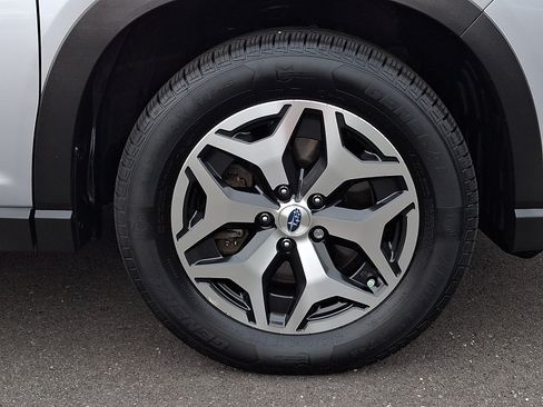 Certified 2023 Subaru Forester Premium AWD/4WD image 9