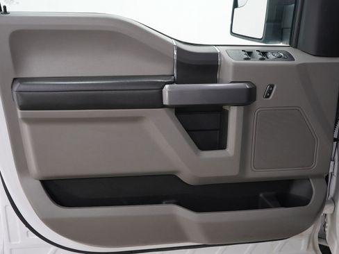 Used 2019 Ford F150 Platinum image 18