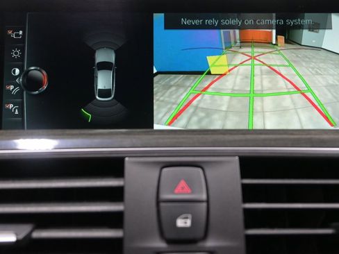 Used 2017 BMW 330i Gran Turismo xDrive image 25