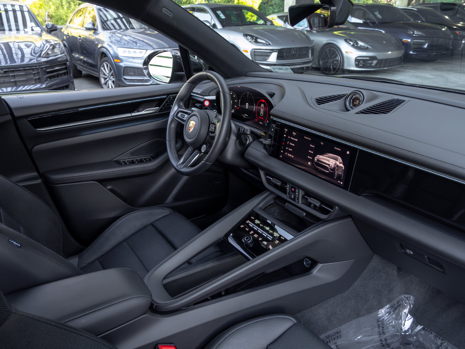 Certified 2025 Porsche Macan 4 Electric AWD/4WD image 54