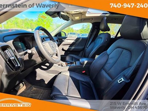 Used 2024 Volvo XC40 B5 Plus w/ Climate Package image 24