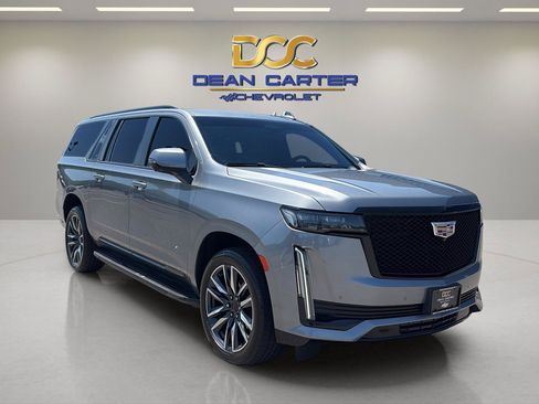 Used 2022 Cadillac Escalade ESV Sport AWD/4WD image 7
