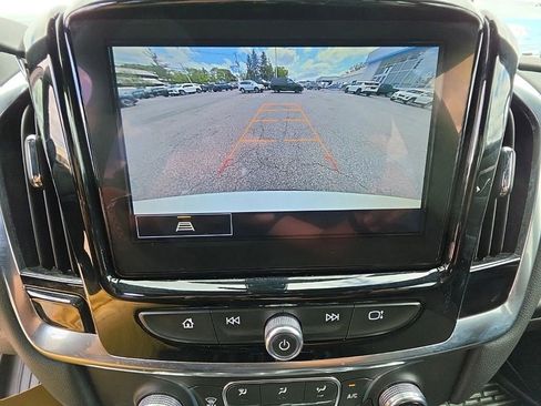 Used 2023 Chevrolet Traverse LT AWD/4WD image 16