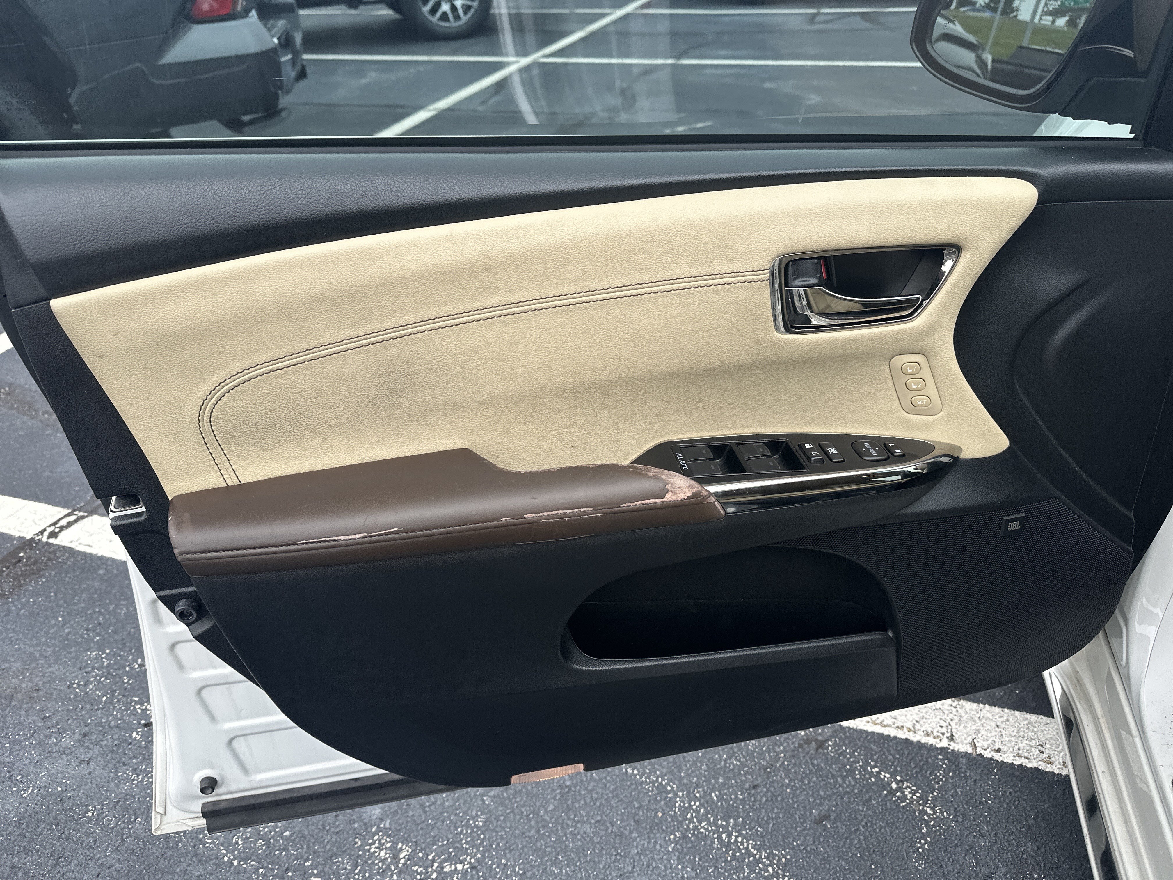 Used 2016 Toyota Avalon Limited FWD image 13