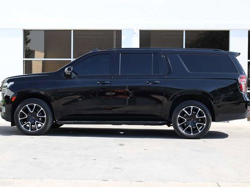 Used 2024 Chevrolet Suburban RST w/ Luxury Package AWD/4WD image 11