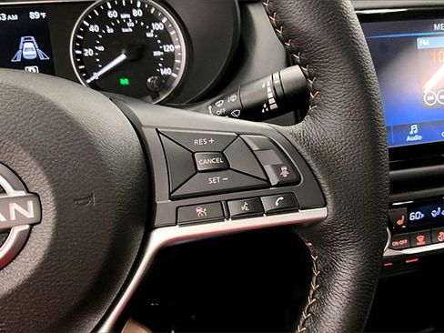 New 2025 Nissan Versa SR w/ Trunk Package image 22