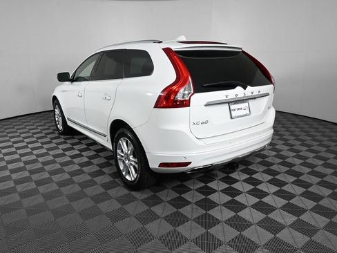 Used 2016 Volvo XC60 T5 Premier w/ Proximity Package FWD image 4
