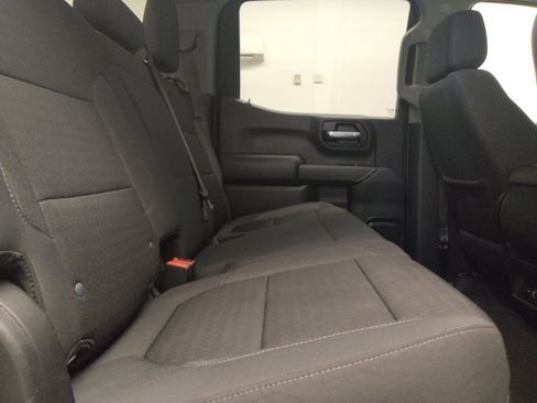 Used 2021 Chevrolet Silverado 1500 LT RWD image 19