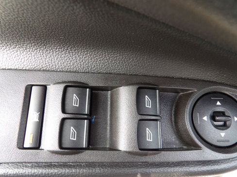 Used 2017 Ford Escape SE image 10